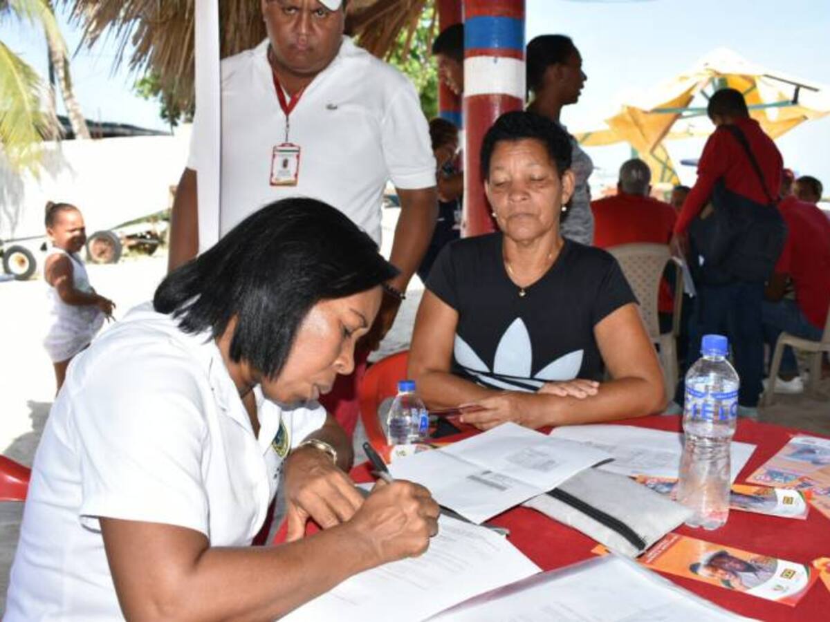 Alcaldía de Cartagena lleva su oferta institucional a Punta Arena