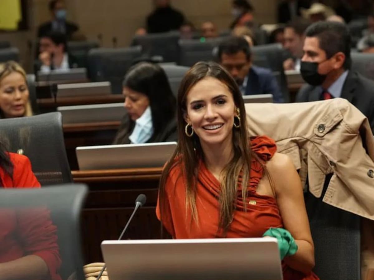 Representante Mafe Carrascal se retracta de declaraciones contra Uribe: “no me consta”