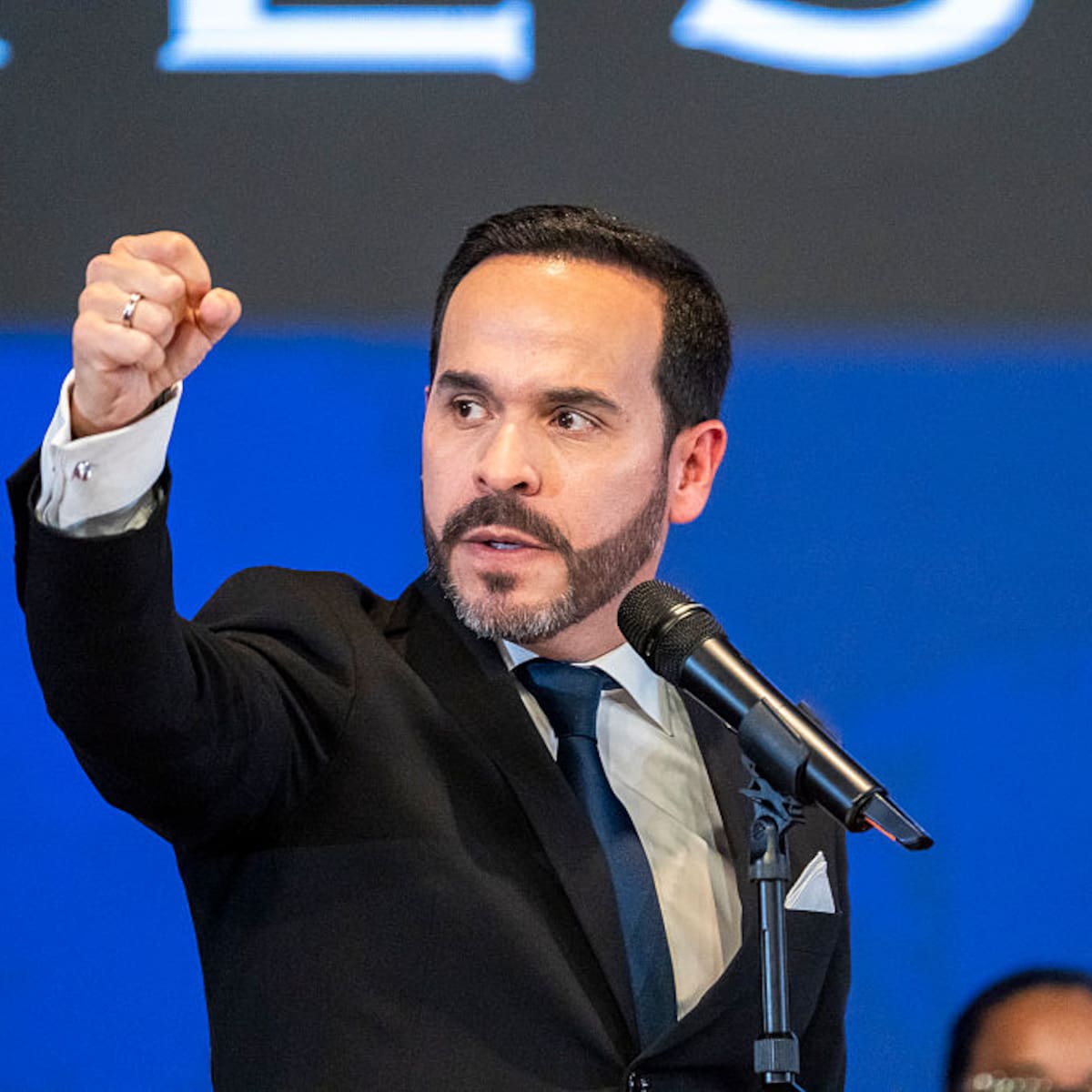 De la Espriella anunció cierre de 14 embajadas y suspenderá apertura de sede en Palestina