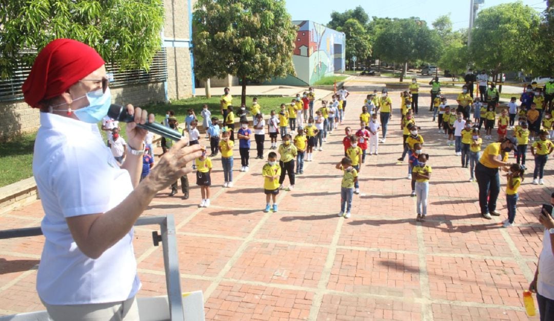 A la fecha, 19 establecimientos educativos con matrícula oficial han regresado a las aulas para prestar el servicio de manera presencial