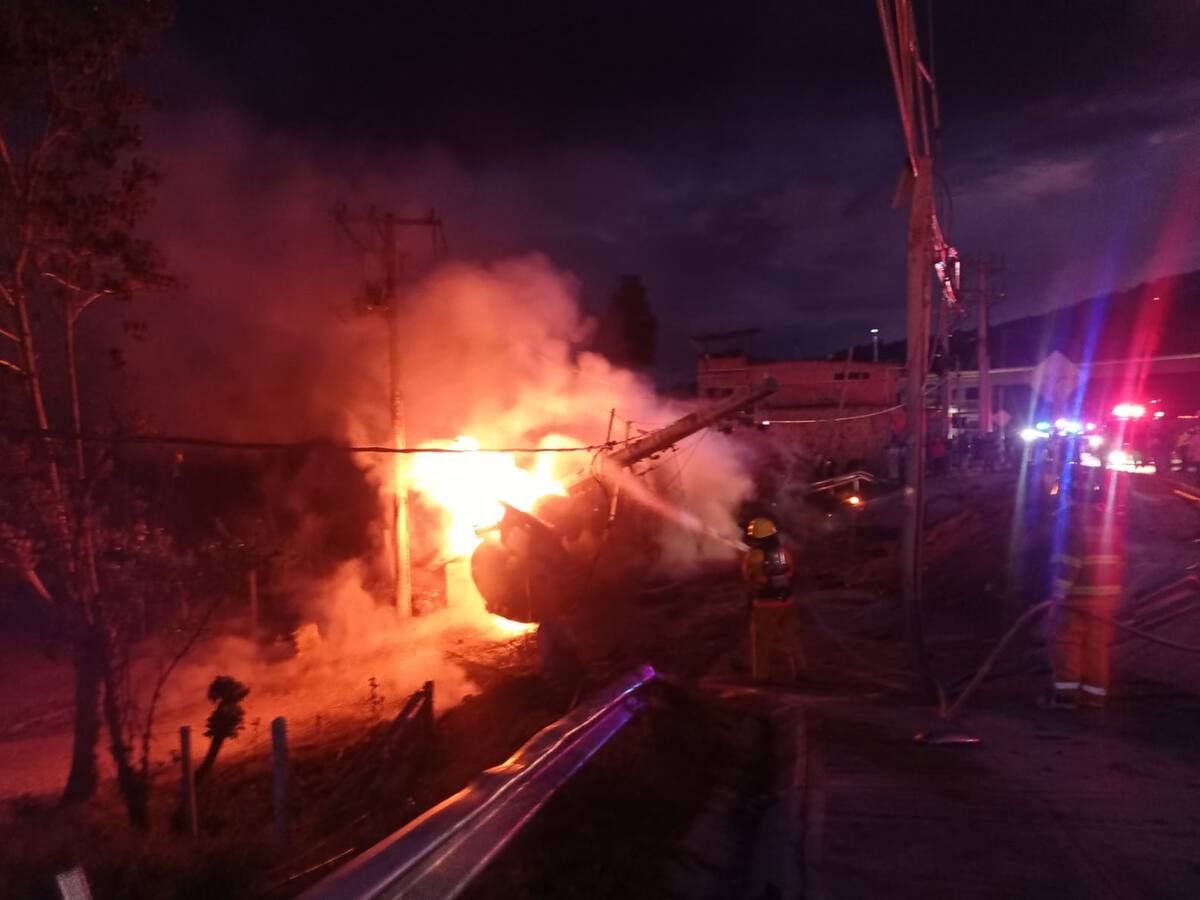 Bomberos hace balance del accidente en la vía Bogotá - Girardot: no se afectaron viviendas