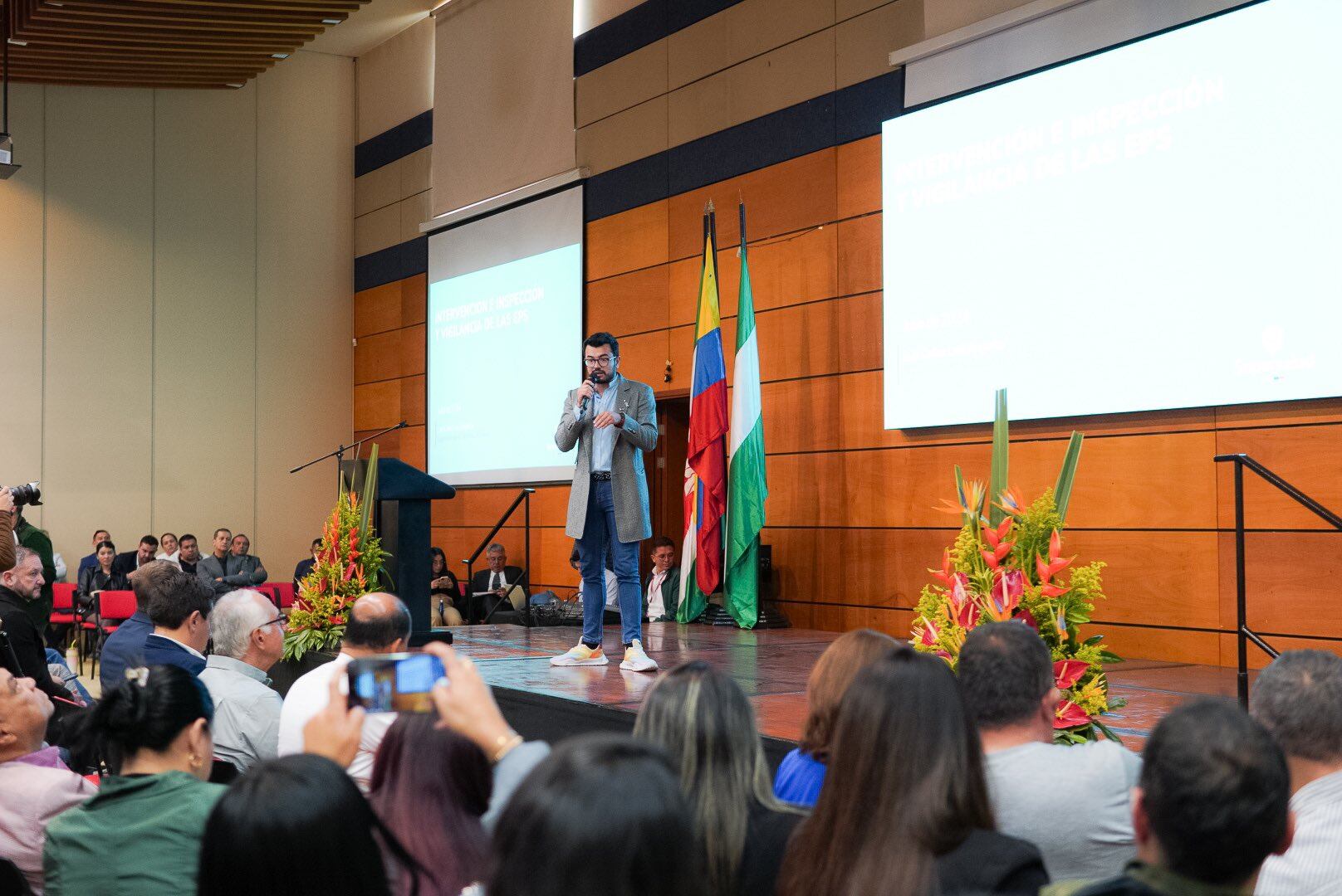 Superintendente de Salud Luis Carlos Leal analiza el estado del sistema de salud y las EPS