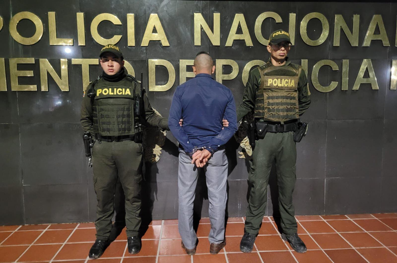 El señalado de haber al parecer perpetrado tan aberrante hecho es un hombre de 48 años de edad.