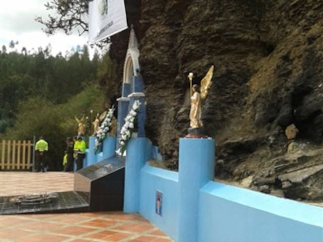 Por la salud de su esposa pidió el general Palomino a La Virgen de La O