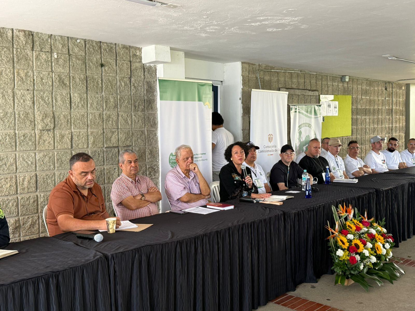 Mesa de diálogo de Paz Urbana- foto Caracol Radio