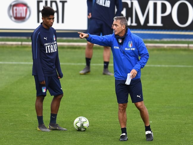 Roberto Mancini elogia a Eddie Salcedo en la Selección italiana