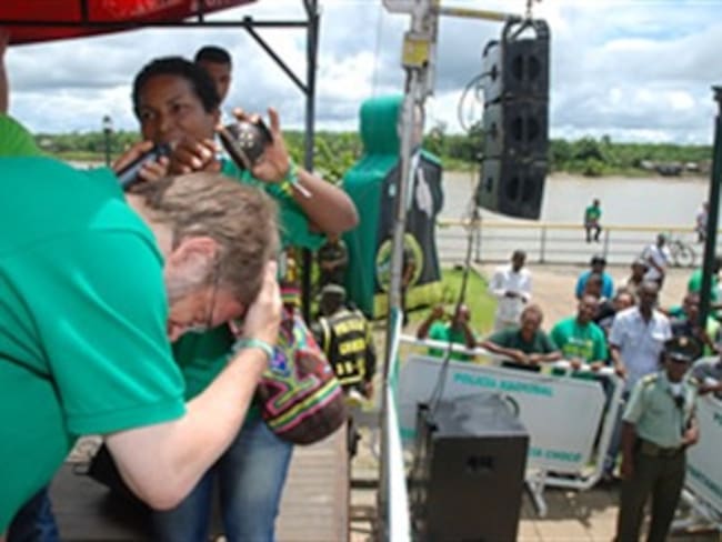 Mockus recibió &#039;bautizo negro&#039; en el Chocó