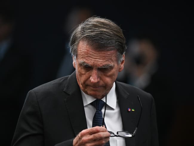 AME4918. BRASILIA (BRASIL), 10/06/2025.- El expresidente de Brasil (2019-2022), Jair Bolsonaro, asiste a la segunda sesión de interrogatorio ante el Tribunal Supremo este martes, en Brasilia (Brasil). EFE/ Andre Borges