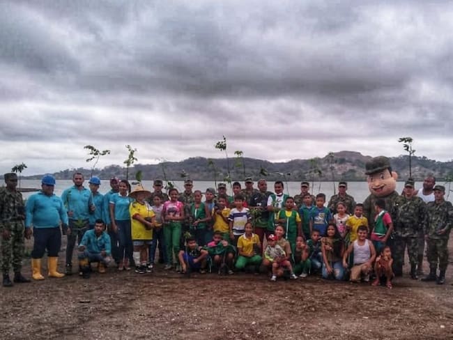 Realizan jornada de reforestación en Ciénaga de Simití, sur de Bolívar