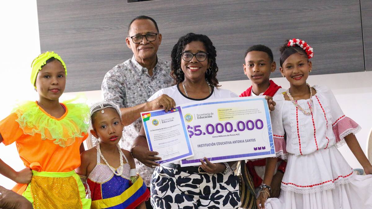 Distrito entregó $160 millones a grupos de danza destacados en el Festival Escolar Jorge García Usta