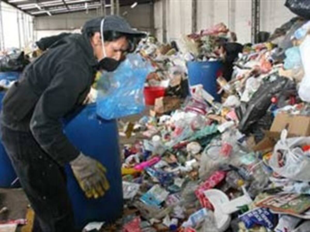 Catorce proponentes se disputarán millonaria licitación de basuras en Bogotá