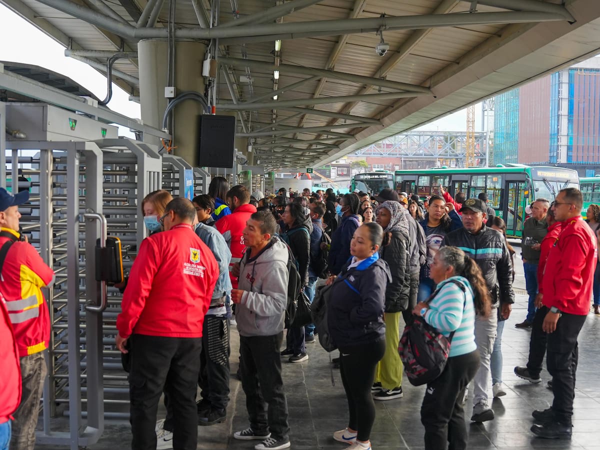 Con torniquetes piso a techo se intervino el portal 20 de julio de TransMilenio