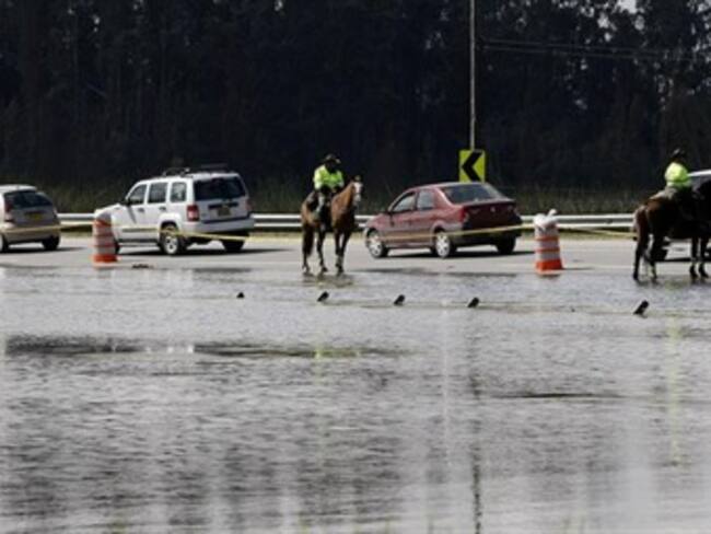 El Río Bogotá alcanzó su punto más alto del año. Paso restringido en la variante Teletón