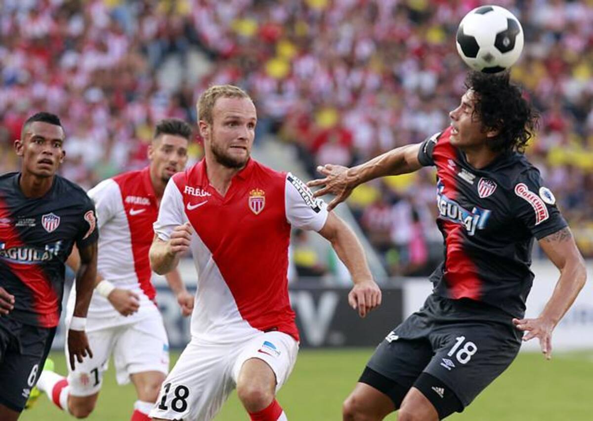 El encuentro de la Copa EuroAmericana resultó favorable al equipo del Principado, que con gol del búlgaro Dimitar Berbatov derrotó a Junior Metropolitano de Barranquilla.