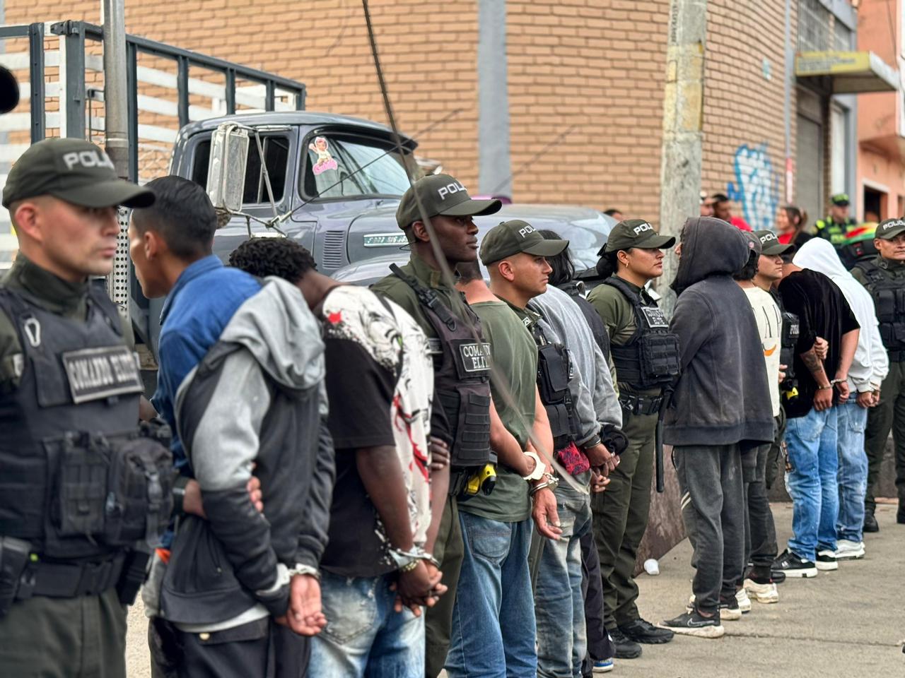Megaoperativo de la Policía dejó 10 capturados y más de 6.000 dosis de droga incautadas en Bogotá