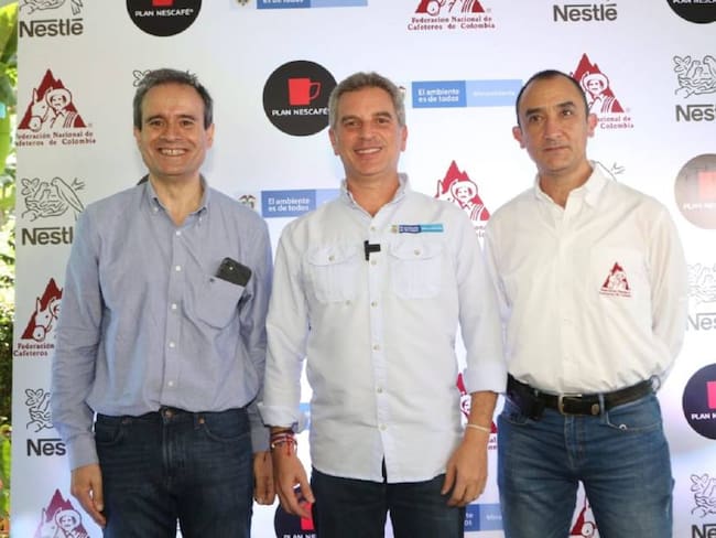 Alianza para siembra de árboles entre Nestlé, FNC y MinAmbiente. Foto: Cortesía MinAmbiente