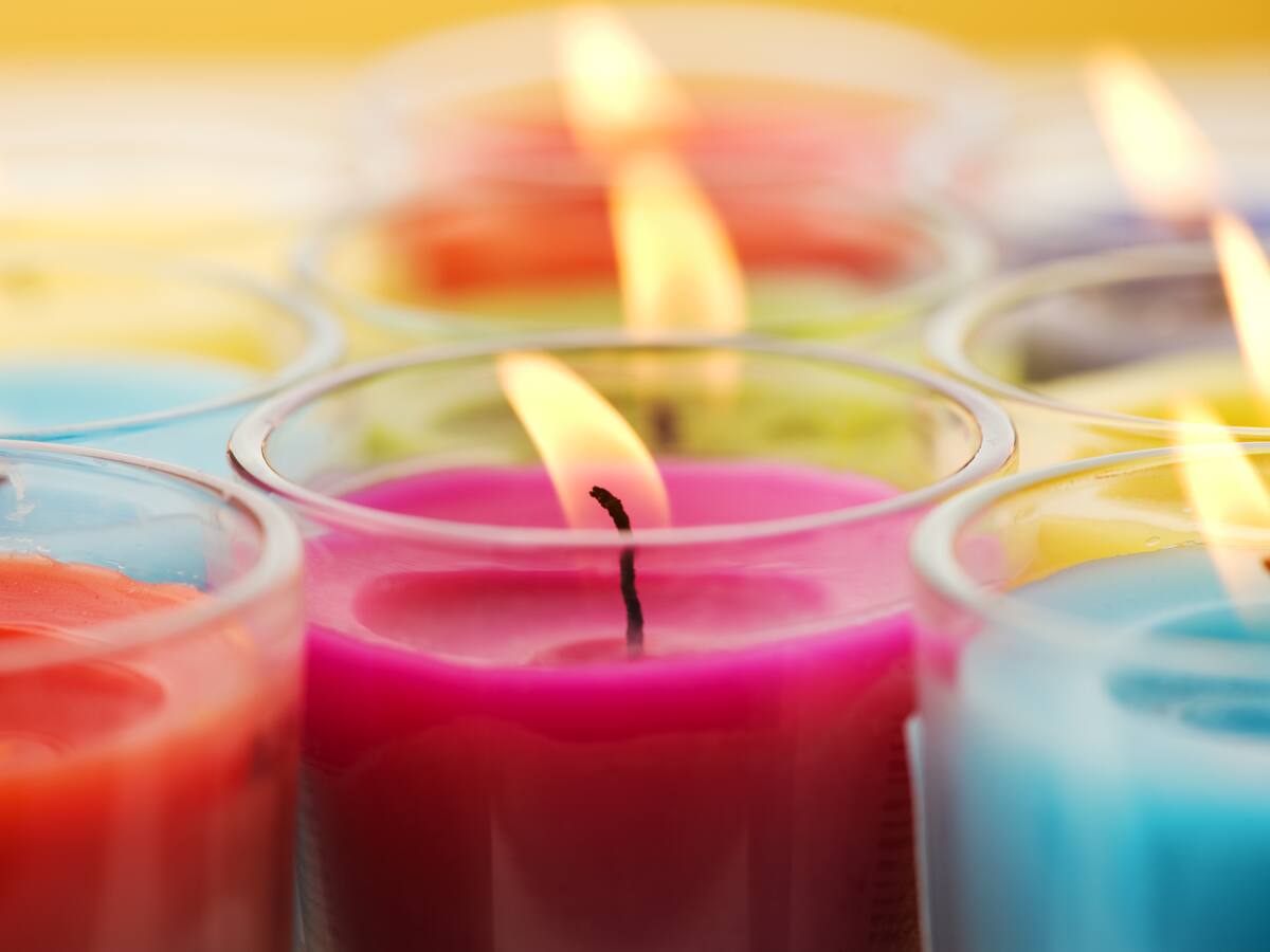 ¿Sabía que las velas aromáticas contaminan el aire de su casa? Esto dice la ciencia