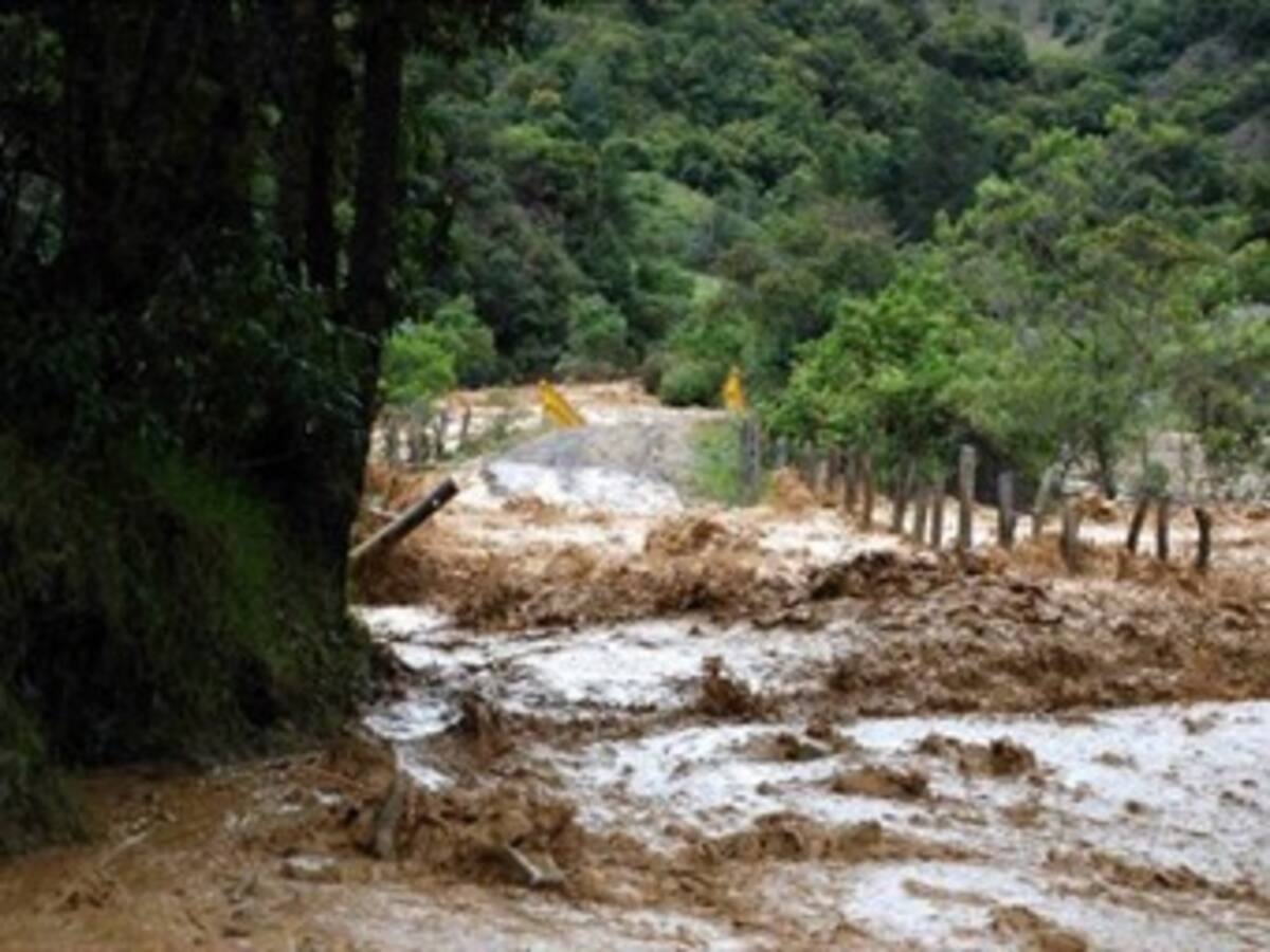 Mil familias afectadas dejó desbordamiento del río Chaguacá en Santander