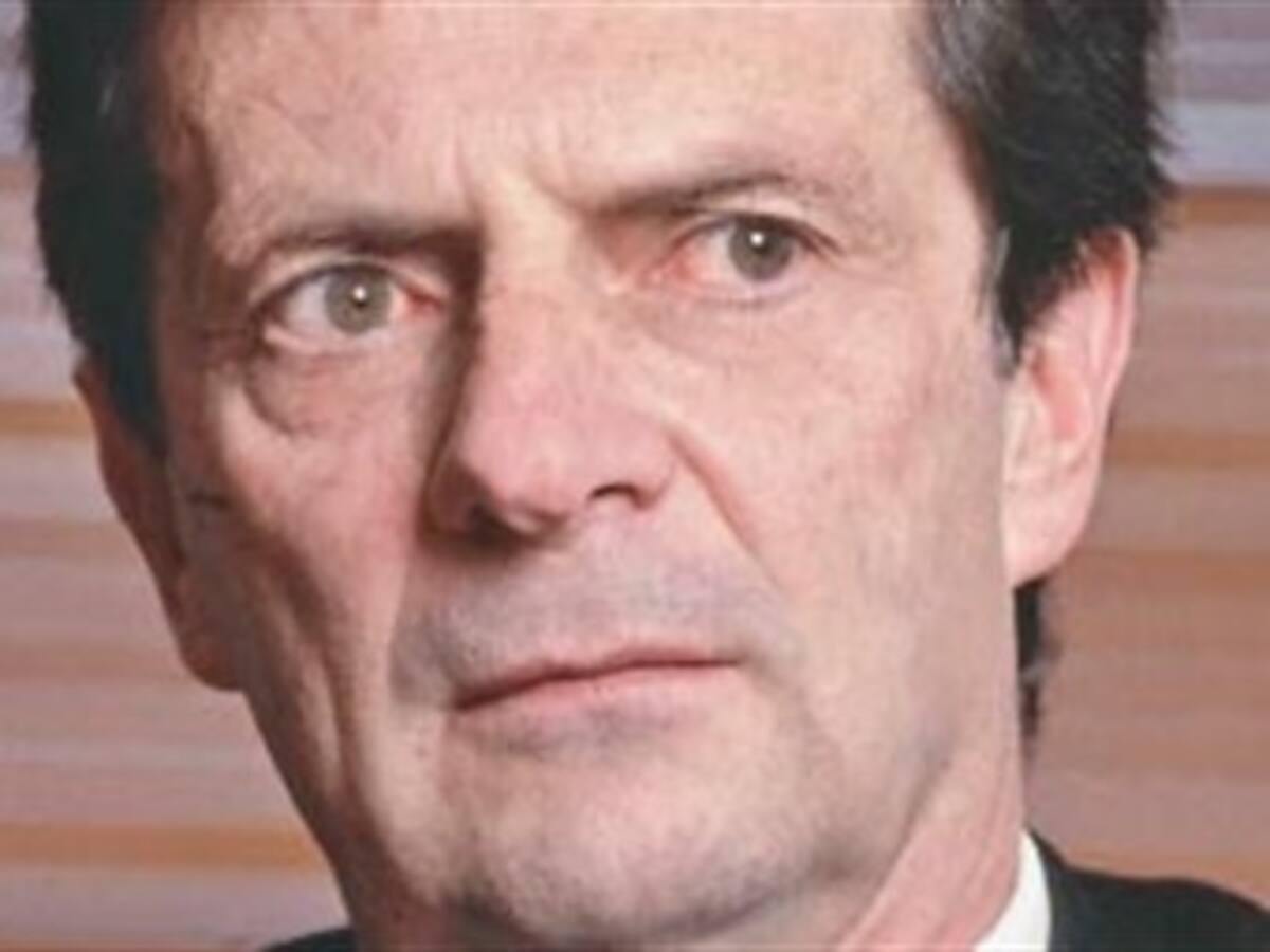 Fernando Londoño tendrá que devolver al Estado acciones de Invercolsa