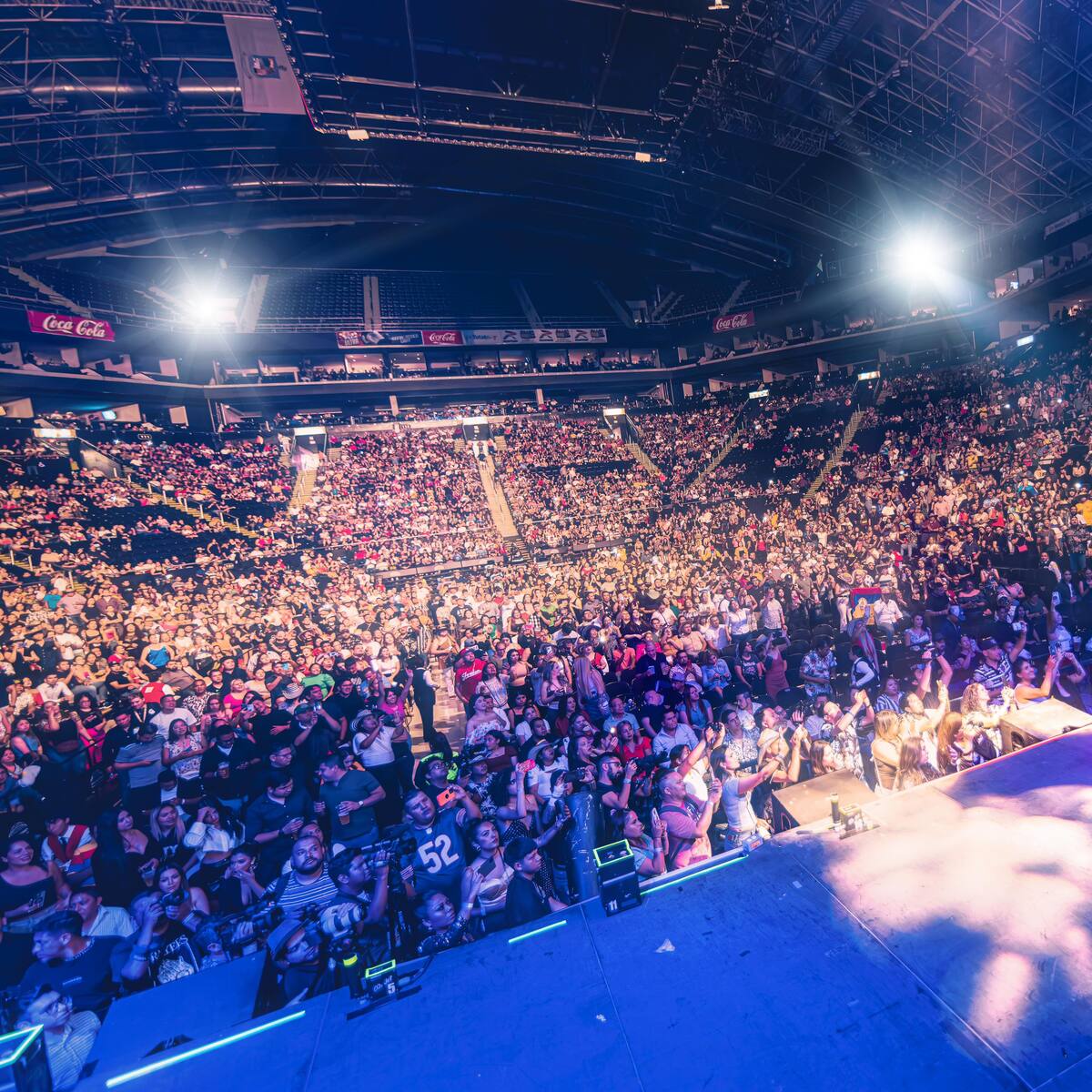 Jorge Celedón impone récord en Monterrey, México y recibe placas Sold Out