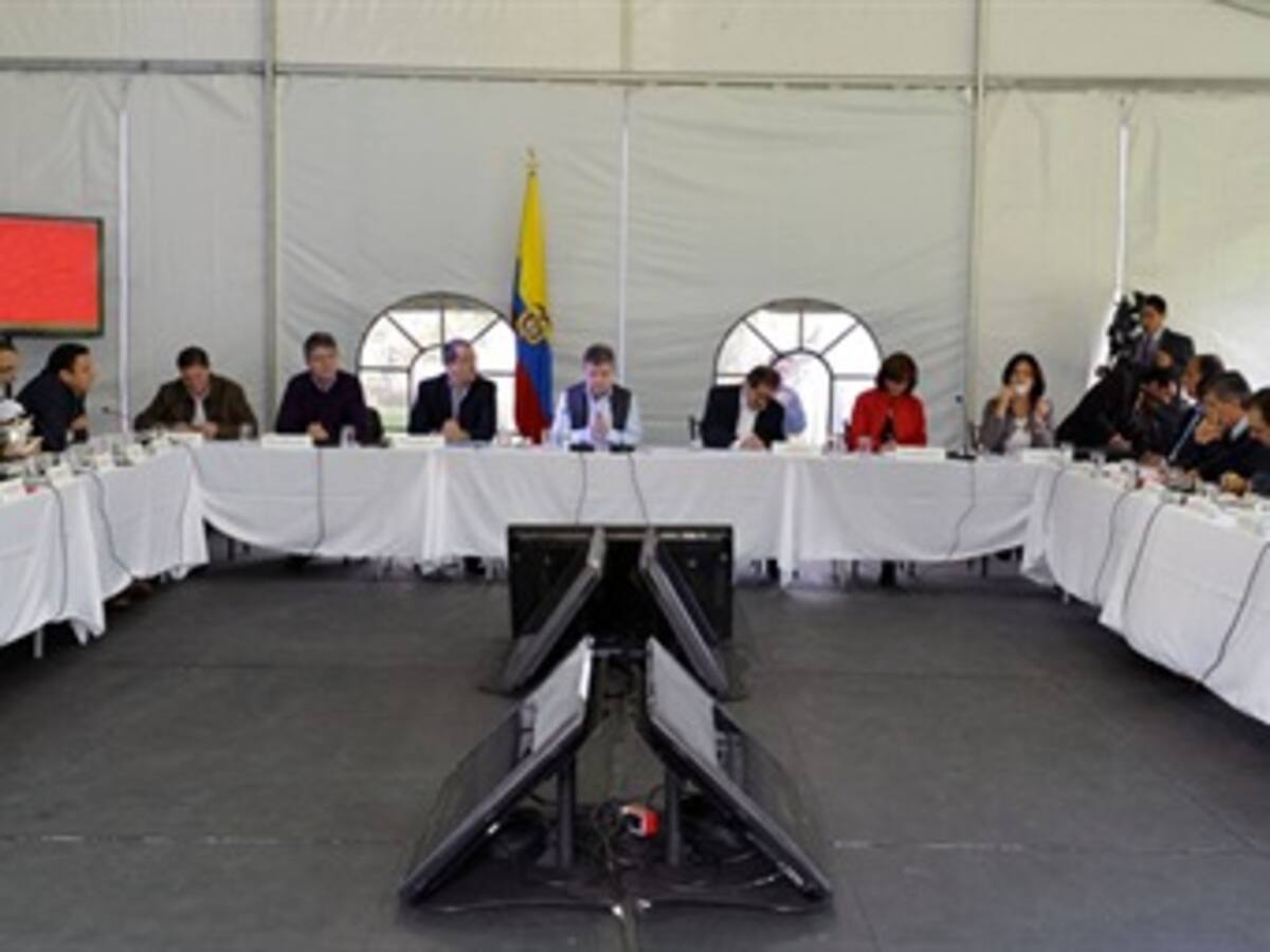 Sectores políticos quieren participar en los paros: Santos