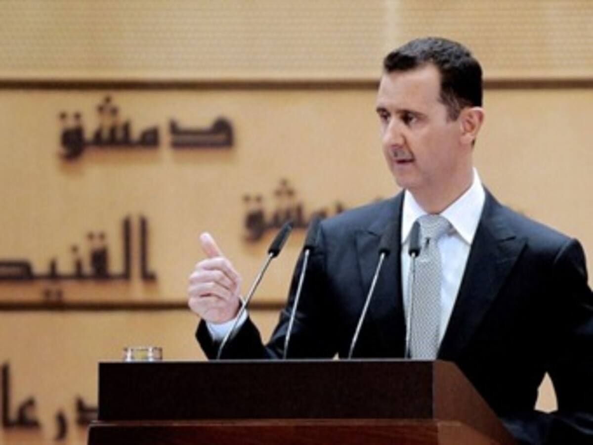 Bashar al Assad anuncia que Siria entregará su armamento químico