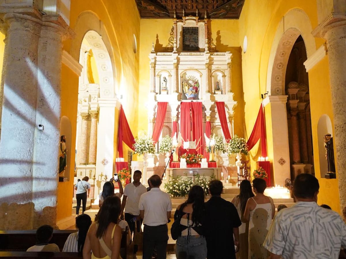 Con nutrida asistencia de fieles, Cartagena de Indias vivió un solemne recorrido por sus templos