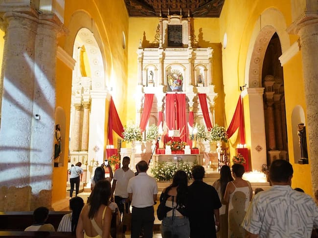 Con nutrida asistencia de fieles, Cartagena de Indias vivió un solemne recorrido por sus templos