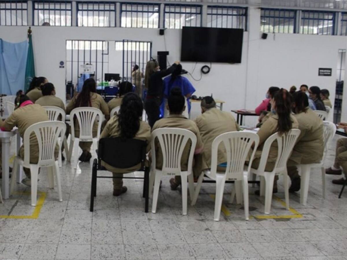 32 internas culminan el programa de formación del proceso de pospenado