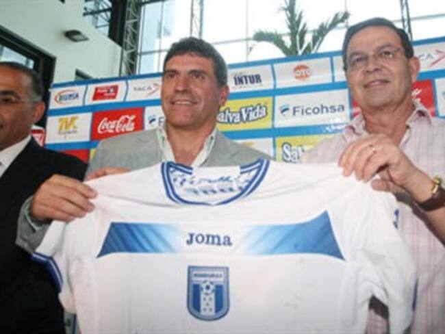 Honduras presenta a Luis Fernando Suárez como nuevo seleccionador nacional