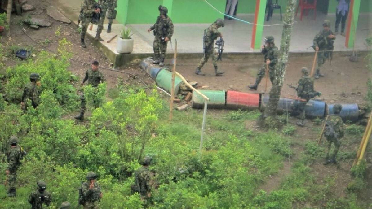 Denuncian que disidencias obligan a civiles a expulsar al Ejército en Argelia
