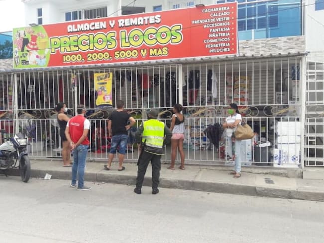 Por no cumplir horarios de cierre, cierran tres negocios en Cartagena