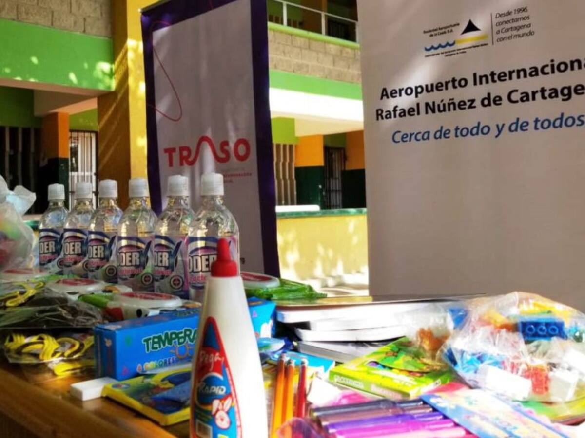 Colegios de Cartagena recibieron 1.690 kits escolares y de bioseguridad