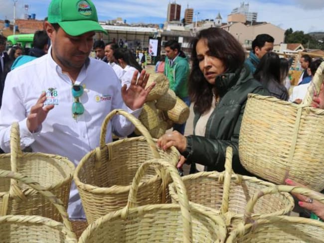 Gobierno de Boyacá  entrega 3.270 canastos lo que ayuda a disminuir el uso de plásticos.