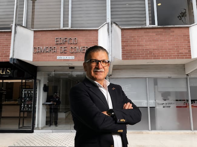 La entidad asegura haber garantizado el mínimo vital y la seguridad social del exdirectivo mientras avanza el proceso judicial.