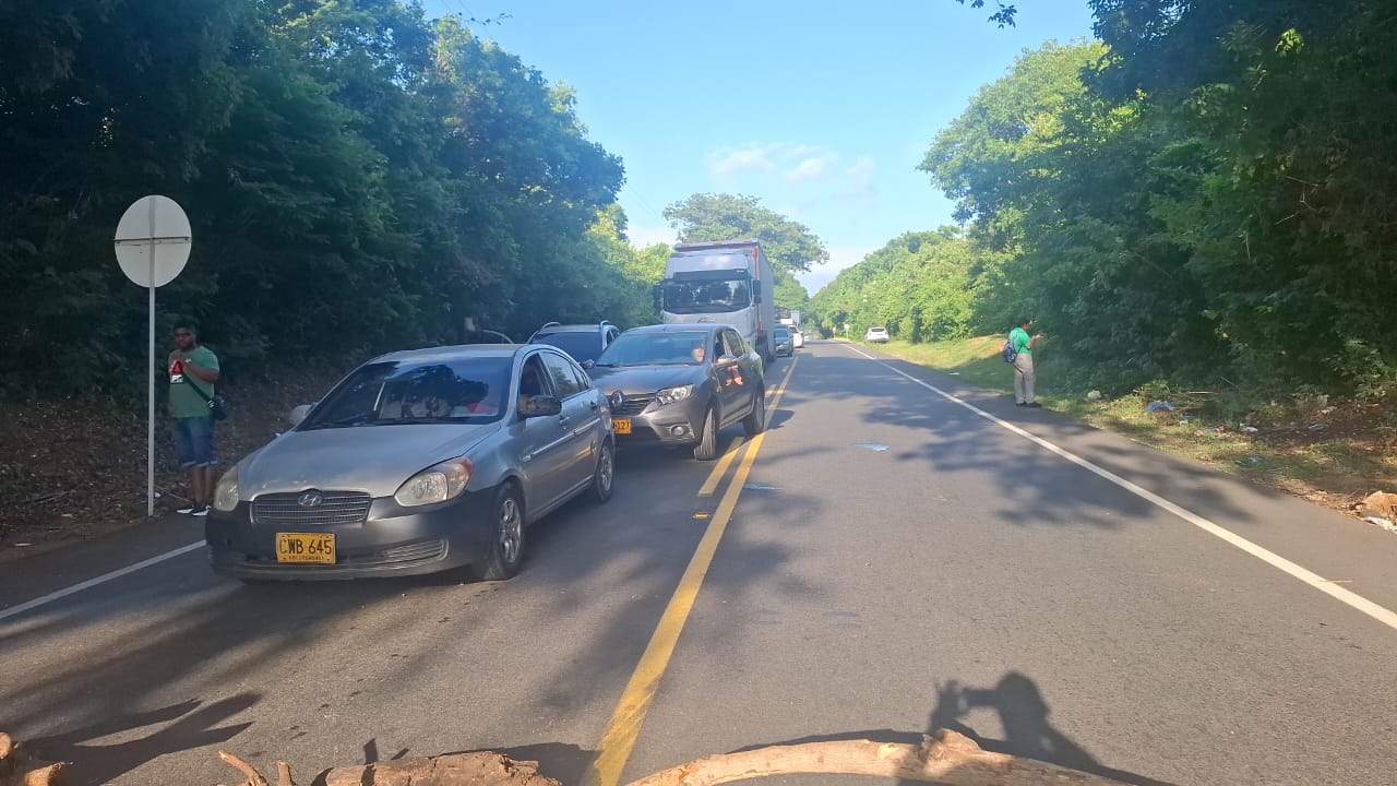Bloqueo en Dibulla. Foto: Cortesía