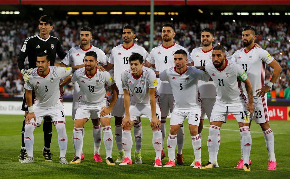 Selección de Irán habría sido amenazada por el régimen y obligados a cantar el himno