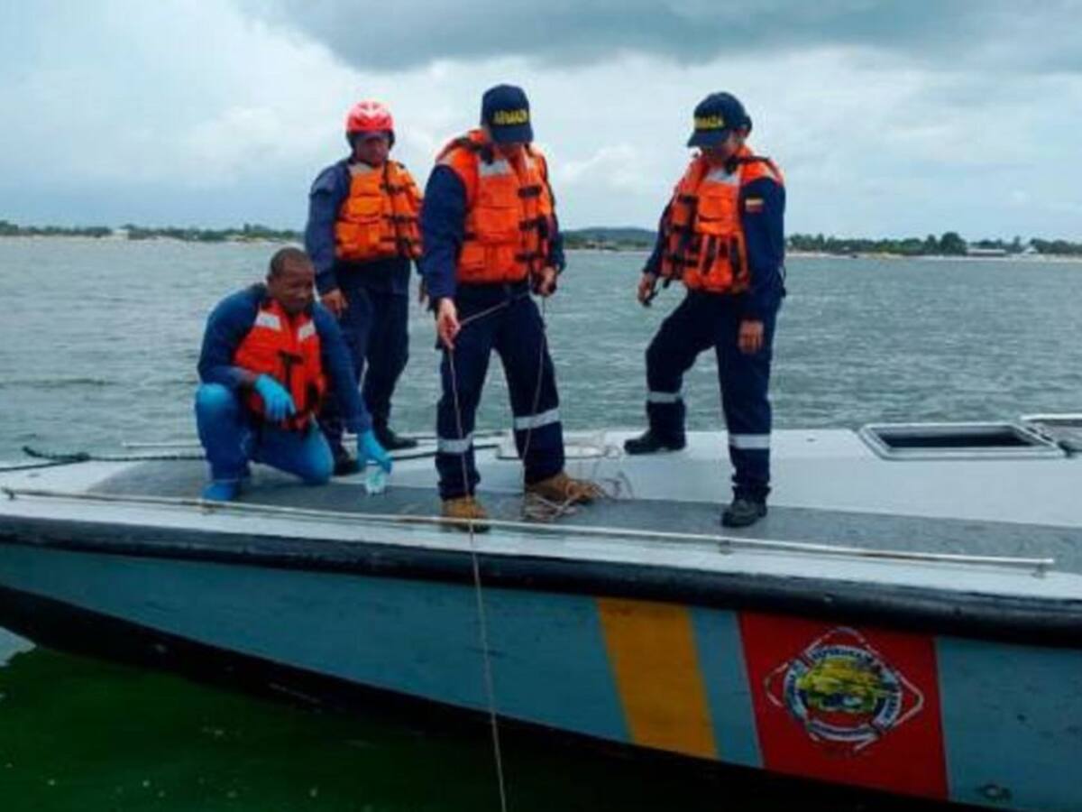 Dimar investiga vertimiento de sustancia en la bahía de Cartagena