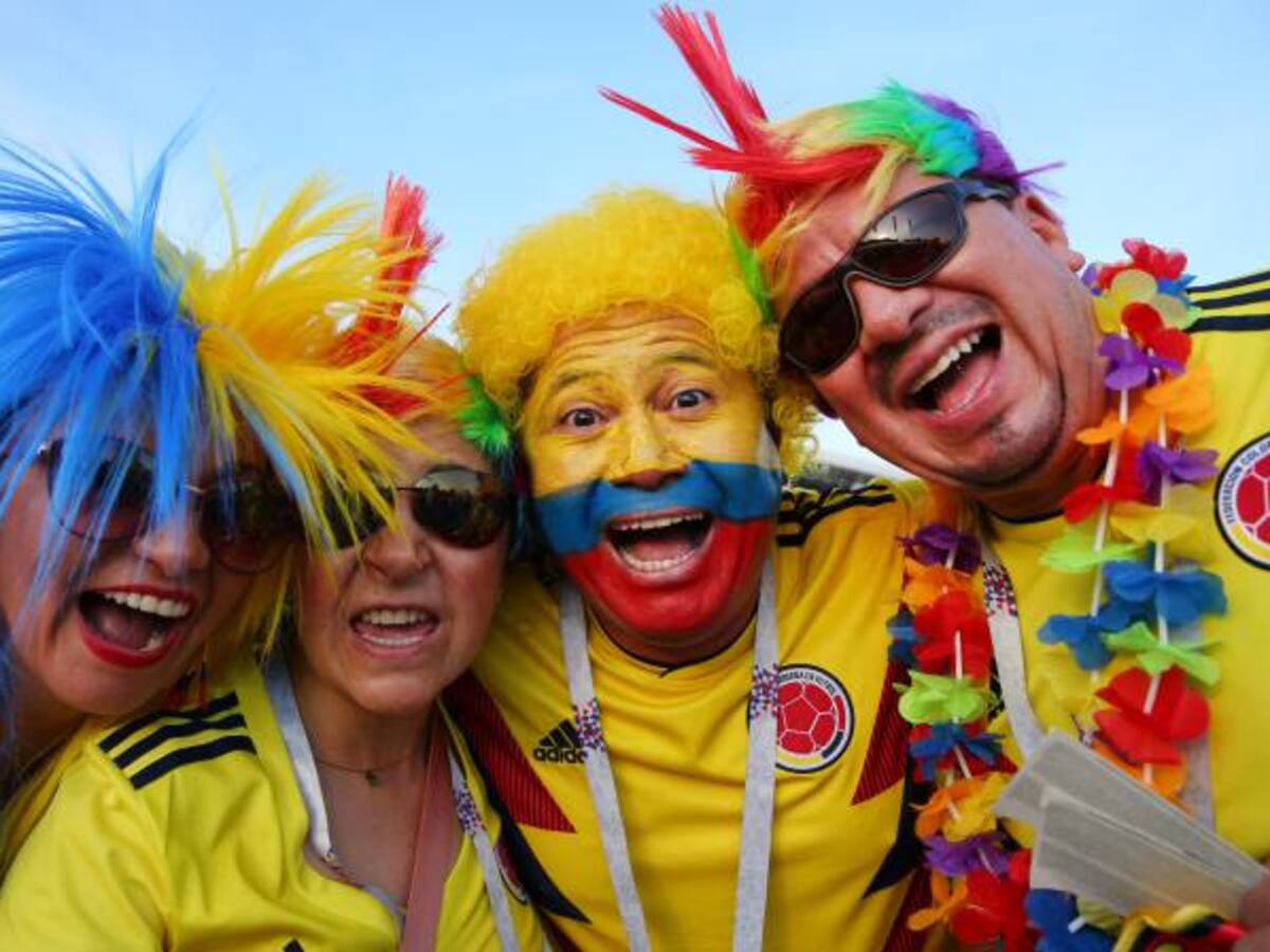 Video: Colombianos convierten estadio de Kazán en una mancha amarilla