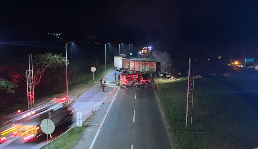 Incineran tren cañero en Tuluá