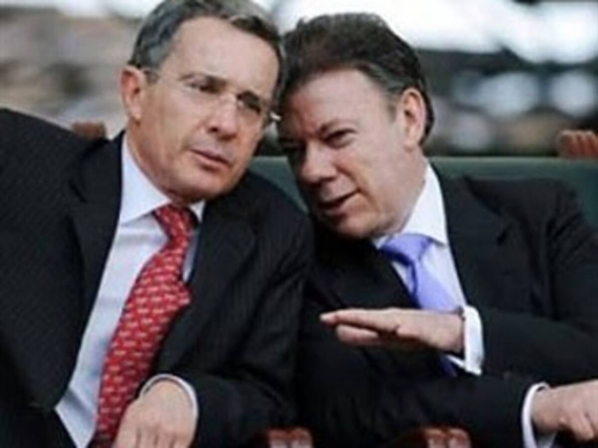 El 34% de información negativa sobre Gobierno proviene del Twitter de Uribe, según estudio