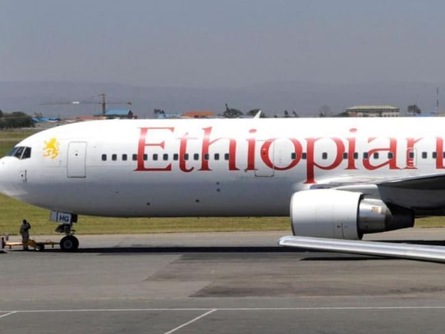 Avión se accidenta en Etiopía y deja 157 muertos