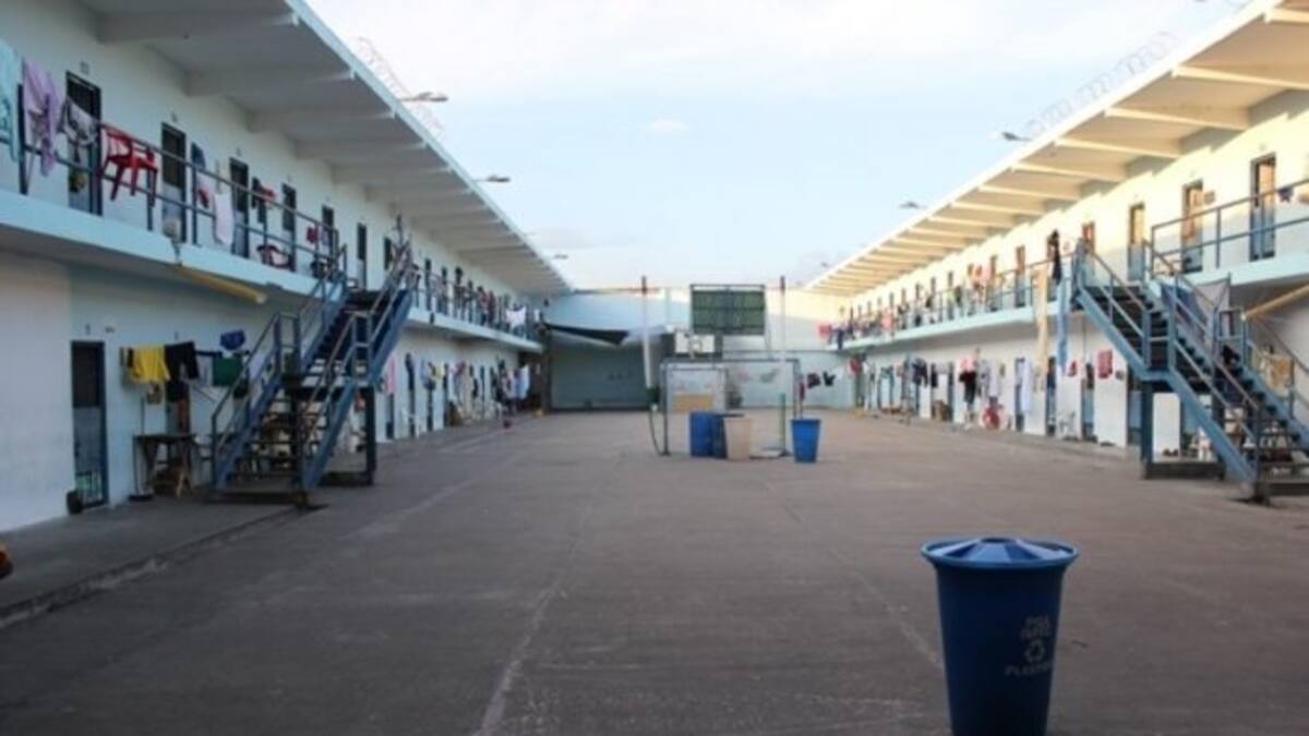 Frustran fuga masiva de 300 reclusos en Neiva
