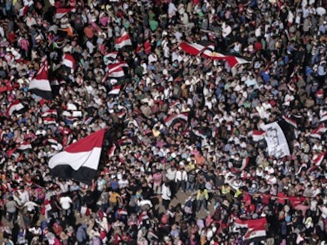 7 muertos y 144 heridos en choques entre islamistas y opositores egipcios