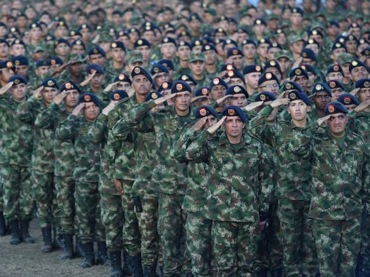 Campaña "Yo estudié para ser héroe" no es institucional: Ejército