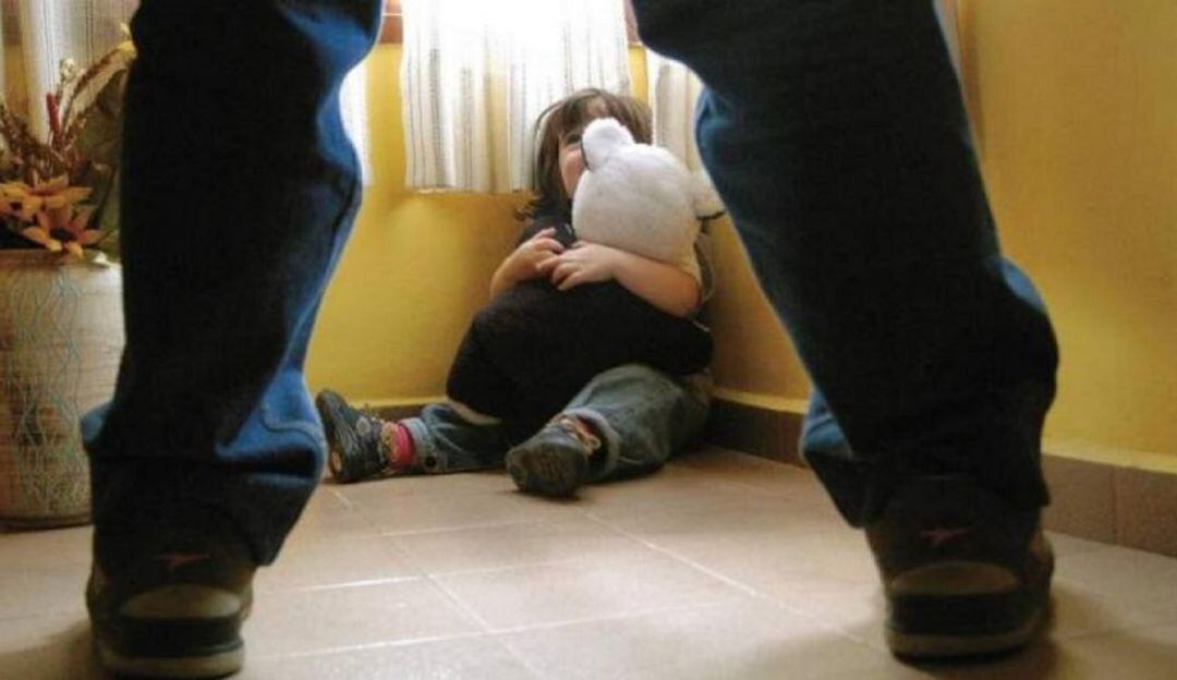 Sentencian al padrastro y a la madre un menor de 5 años, a penas de 35 años y 6 meses, y 10 años y 10 meses de prisión.
