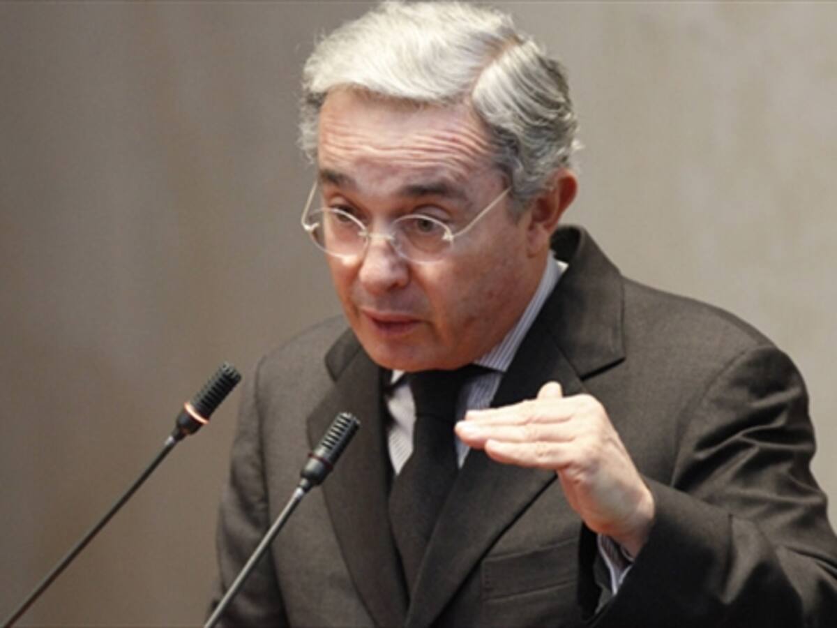 Uribismo revelará favores burocráticos a magistrados de las Cortes