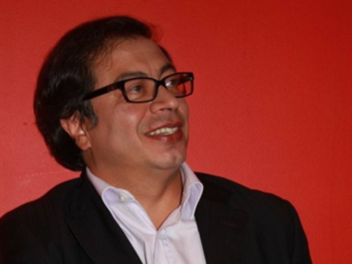 ‘Hay personas que están presionando un golpe institucional en la Alcaldía’: Gustavo Petro