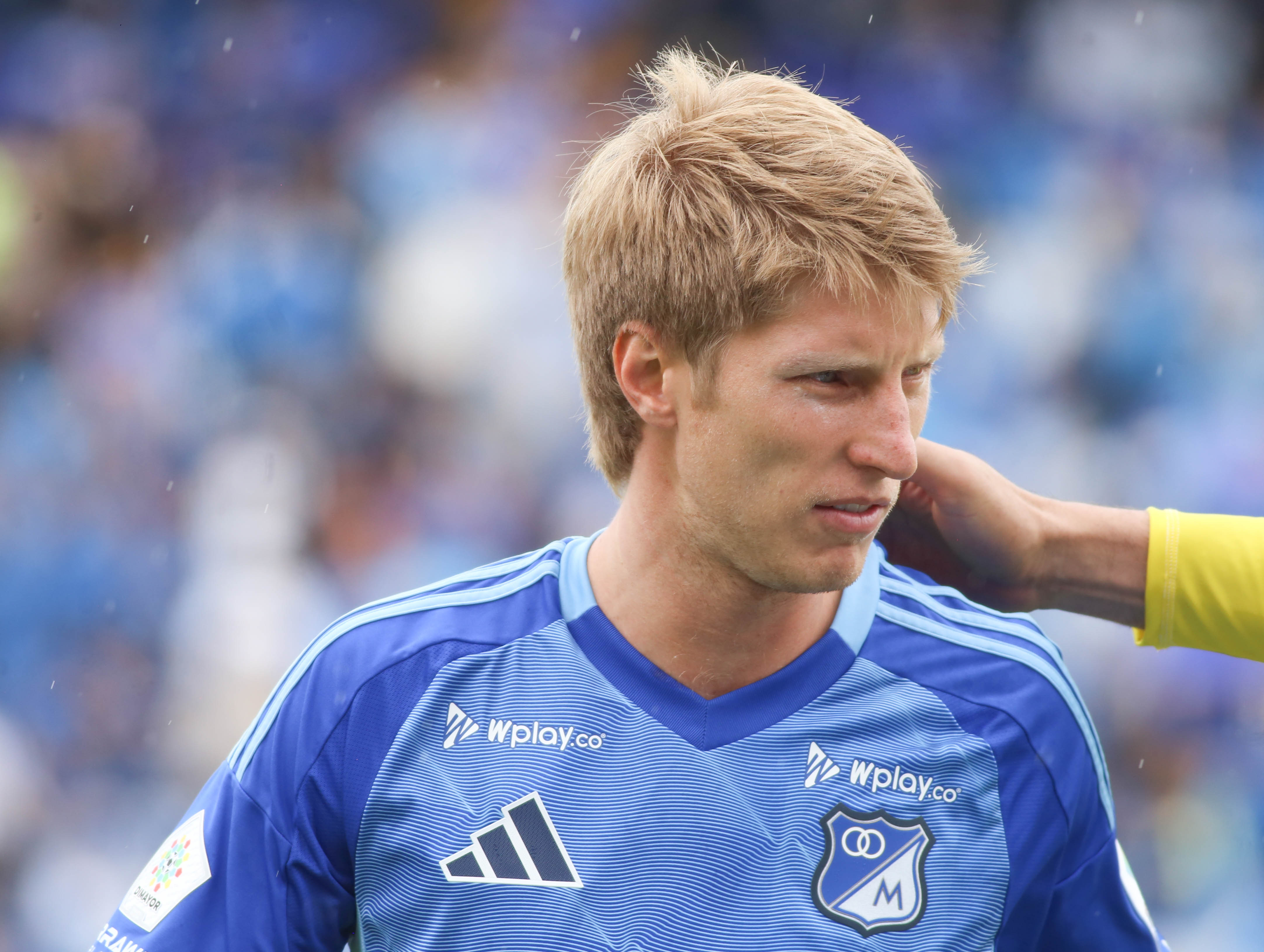 Millonarios entrega el parte médico de Andrés Llinás, tras la dura lesión sufrida frente al Cali. (Photo by Daniel Garzon Herazo/NurPhoto via Getty Images)