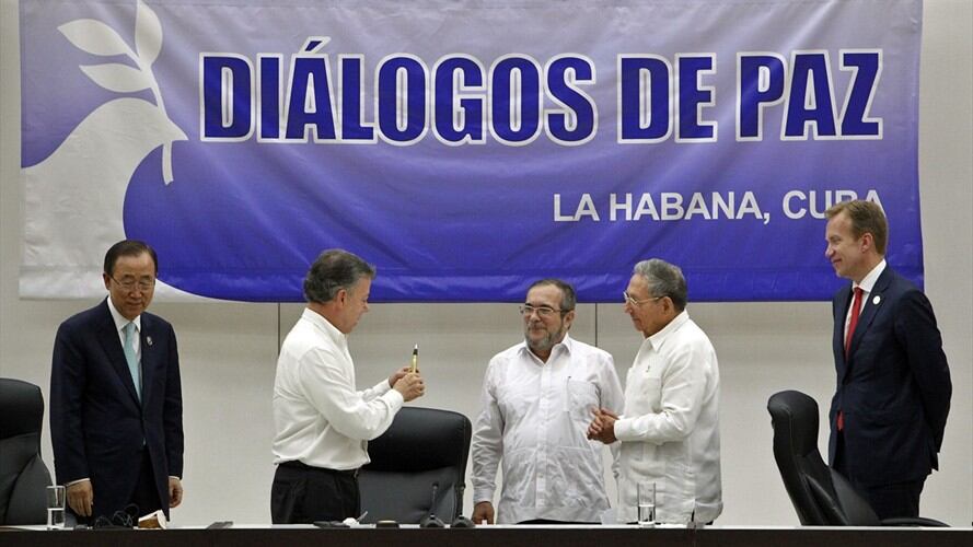Gobierno y Farc firmaron los acuerdos para el fin del conflicto en Colombia el pasado 23 de junio de 2016. Foto: Agencia EFE